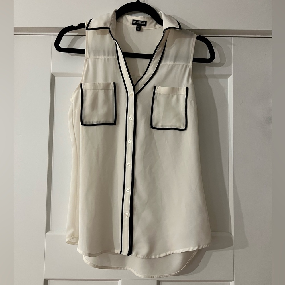 Express White with Black Trim Tank, xs